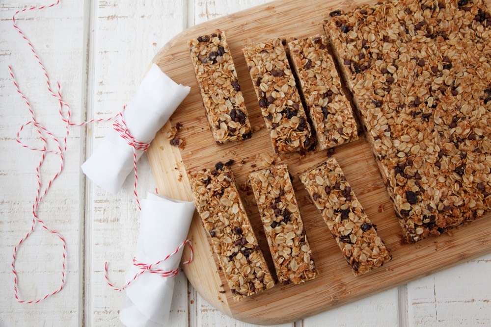 Chocolate Chip Granola Bars from Weelicious