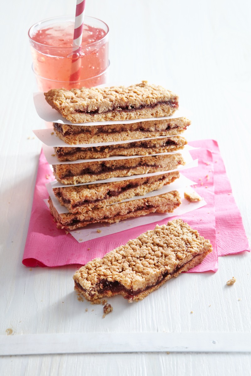 Whole Grain Fruit Filled Bars from Weelicious